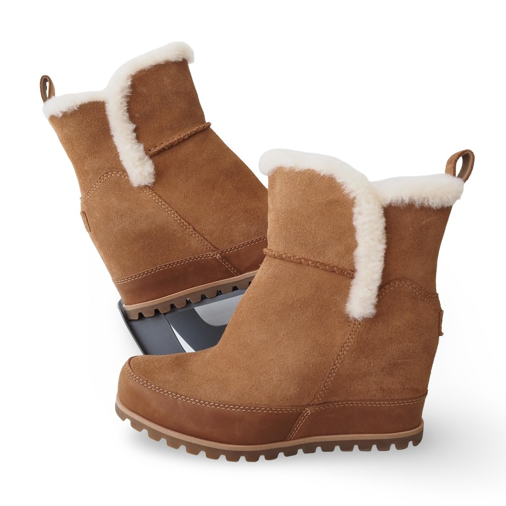 UGG Malvella Waterproof‎ Suede 7" Wedge Boots Womens 8 Chestnut Brown 1120802